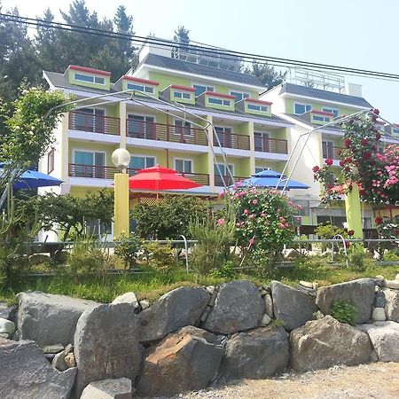 Yongdu Beach Pension Boryeong Esterno foto