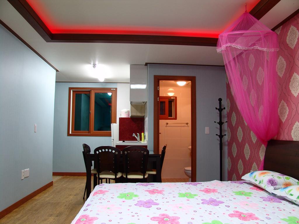Yongdu Beach Pension Boryeong Esterno foto