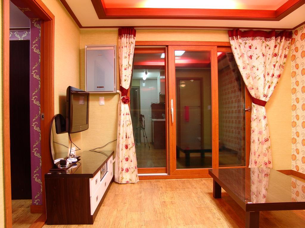 Yongdu Beach Pension Boryeong Esterno foto