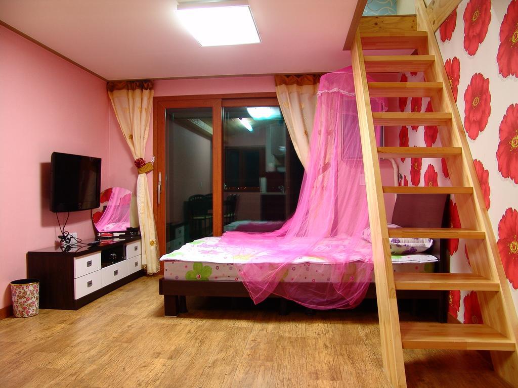 Yongdu Beach Pension Boryeong Esterno foto