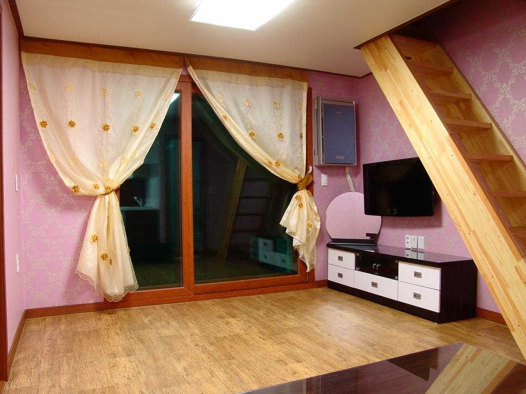 Yongdu Beach Pension Boryeong Esterno foto