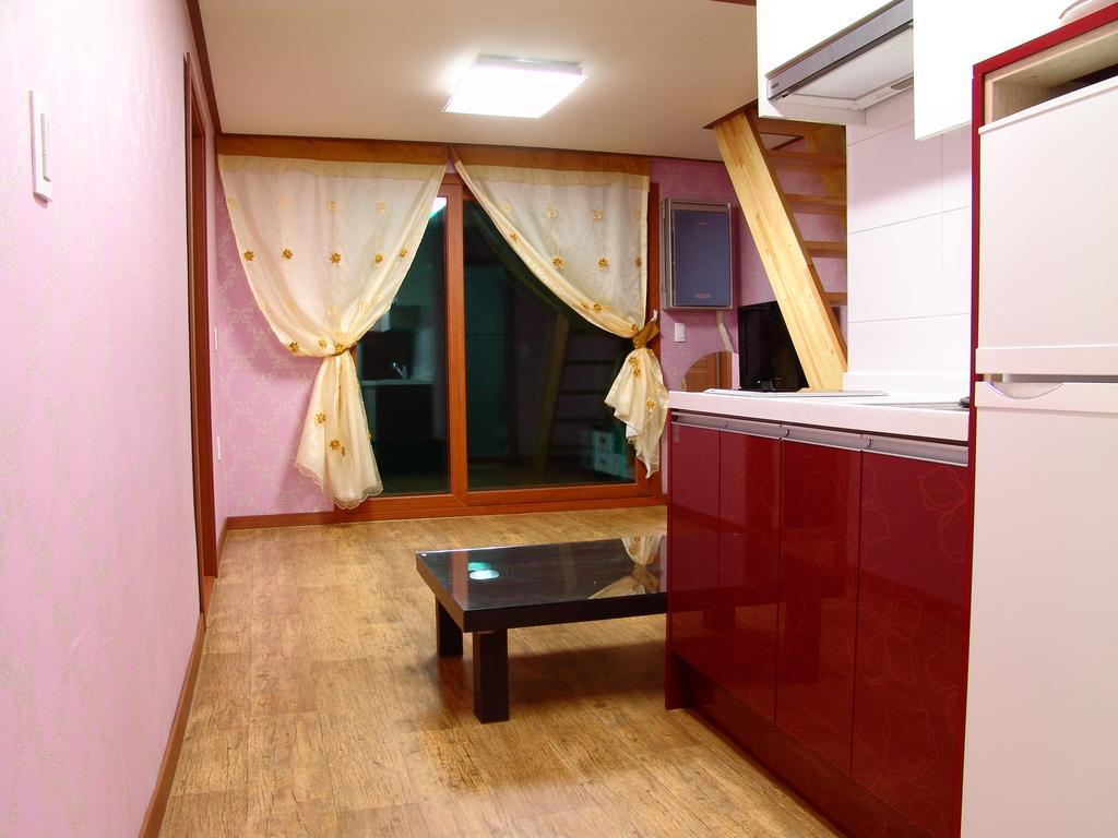 Yongdu Beach Pension Boryeong Esterno foto